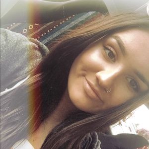 Meet your Posher, Danica